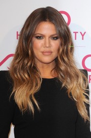 Khloe-and-Kim-Kardashian---Hairfinity-UK-Launch-Party-19.md.jpg