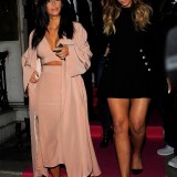 Khloe-and-Kim-Kardashian---Hairfinity-UK-Launch-Party-41