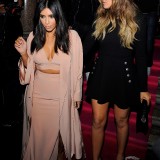 Khloe-and-Kim-Kardashian---Hairfinity-UK-Launch-Party-42