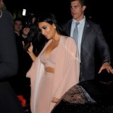 Khloe-and-Kim-Kardashian---Hairfinity-UK-Launch-Party-43