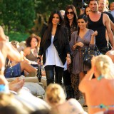 Kim-Kardashian-Lunch-In-A-Private-Cabana-And-Shopping-18