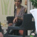 Kim-Kardashian-Lunch-In-A-Private-Cabana-And-Shopping-38