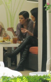 Kim Kardashian Lunch In A Private Cabana And Shopping 41