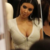 Kim-Kardashian-Sightings-In-Clothing-Store-09