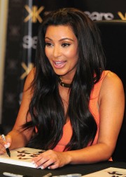 Kim-and-Khloe-Kardashian-Promote-The-Kardashian-Kollection-31.md.jpg