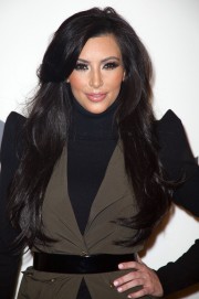 Kim-and-Kourtney-Kardashian---QVC-25-To-Watch-Party-04.md.jpg