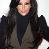 Kim-and-Kourtney-Kardashian---QVC-25-To-Watch-Party-04