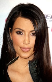 SKECHERS Shape Ups Announces Global Partnership With Kim Kardashian 02